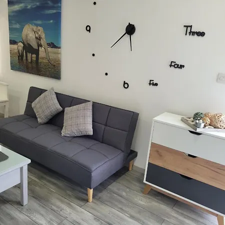 Deluxe Yiota's ! Holiday home Klorakas