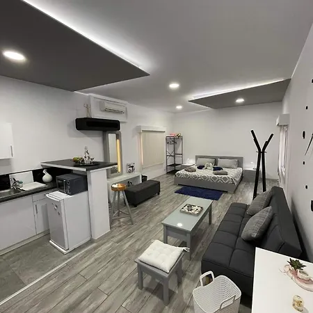 Deluxe Yiota's ! Holiday home Klorakas