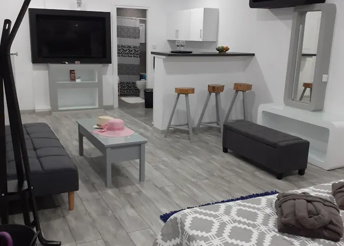 Deluxe Yiota's ! Holiday home Klorakas